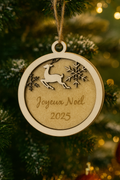 🦌 Boule de Noël Renne &amp; Flocon en bois multicouche – Gravure artisanale FSC