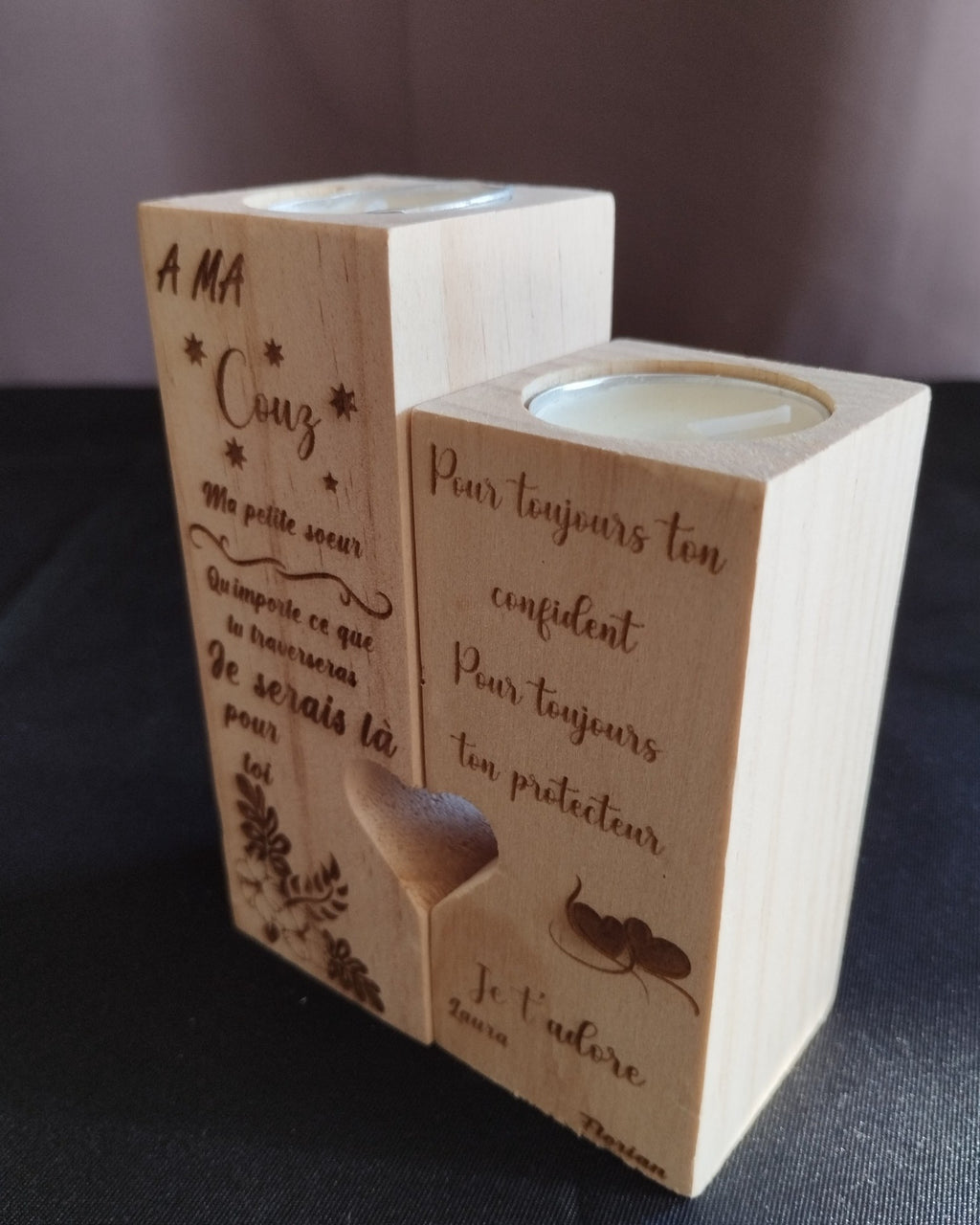 Cadeau couple personnalisé avec deux bougeoirs en bois