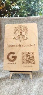 Signalétique professionnelle en bois gravée pour entreprise