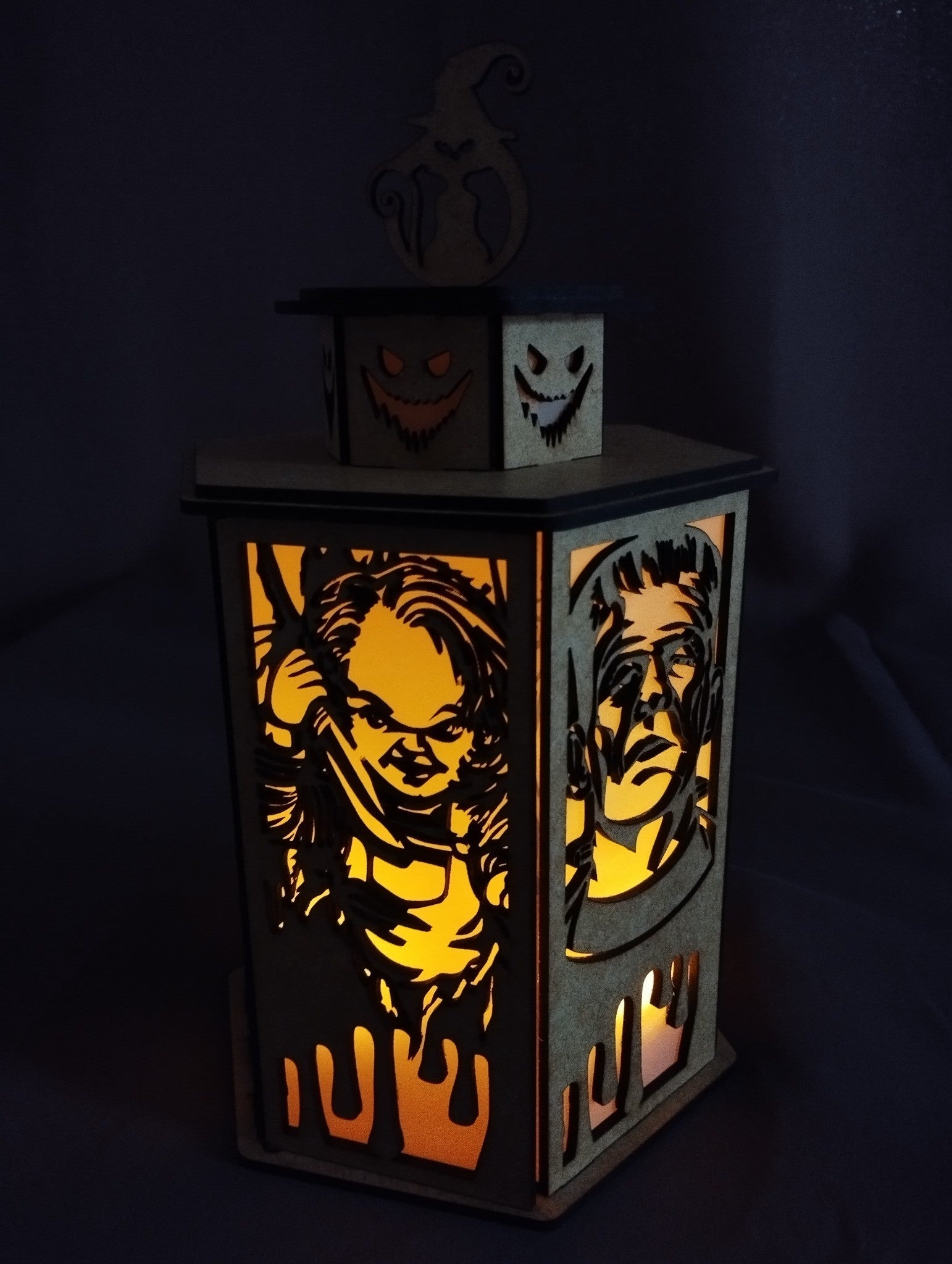 Lanterne Halloween en bois – Personnages cultes de films d’horreur