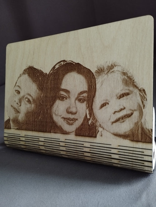 Cadre photo personnalisé en bois – Gravure photo &amp; texte