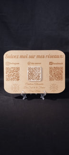 Plaque professionnelle personnalisée en bois avec QR code