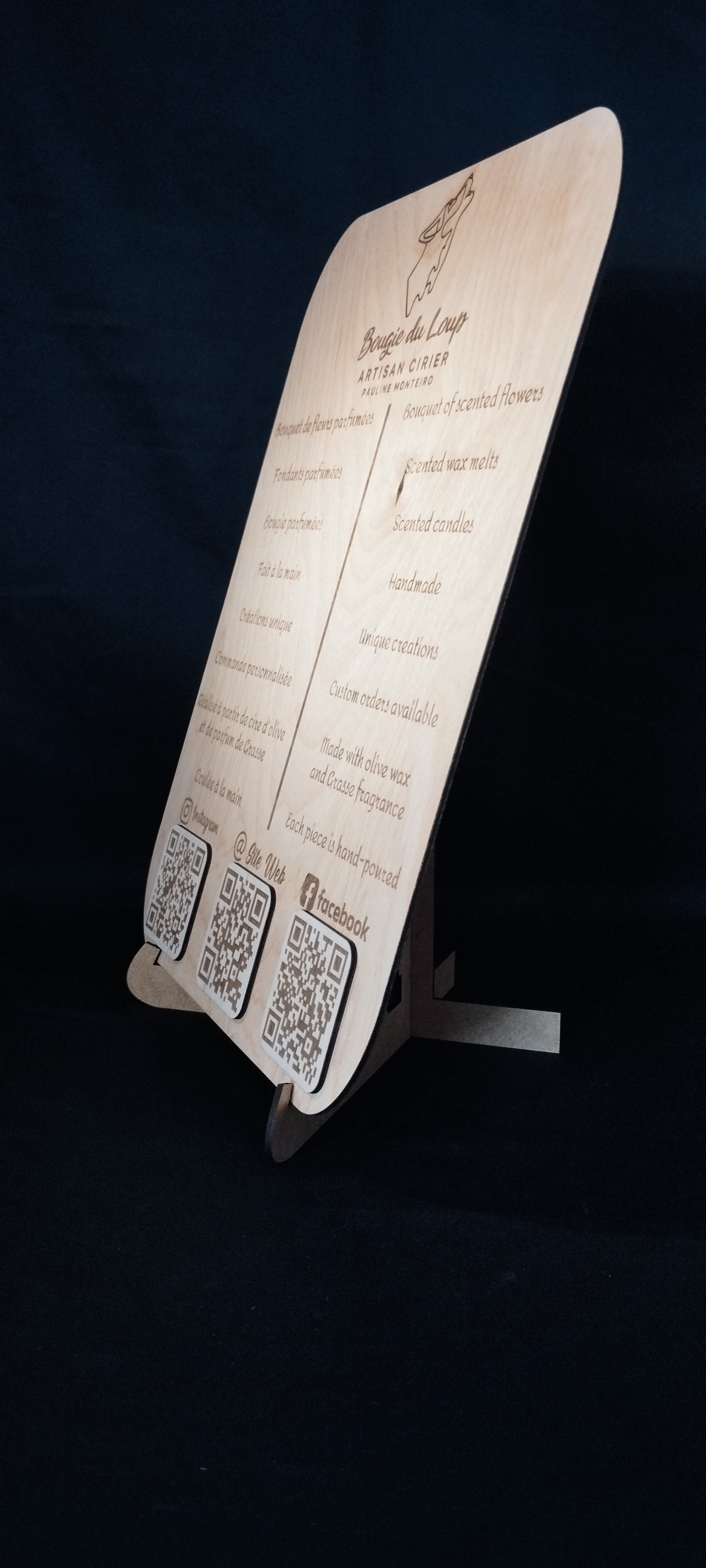 Plaques professionnelles en bois gravées et découpées au laser