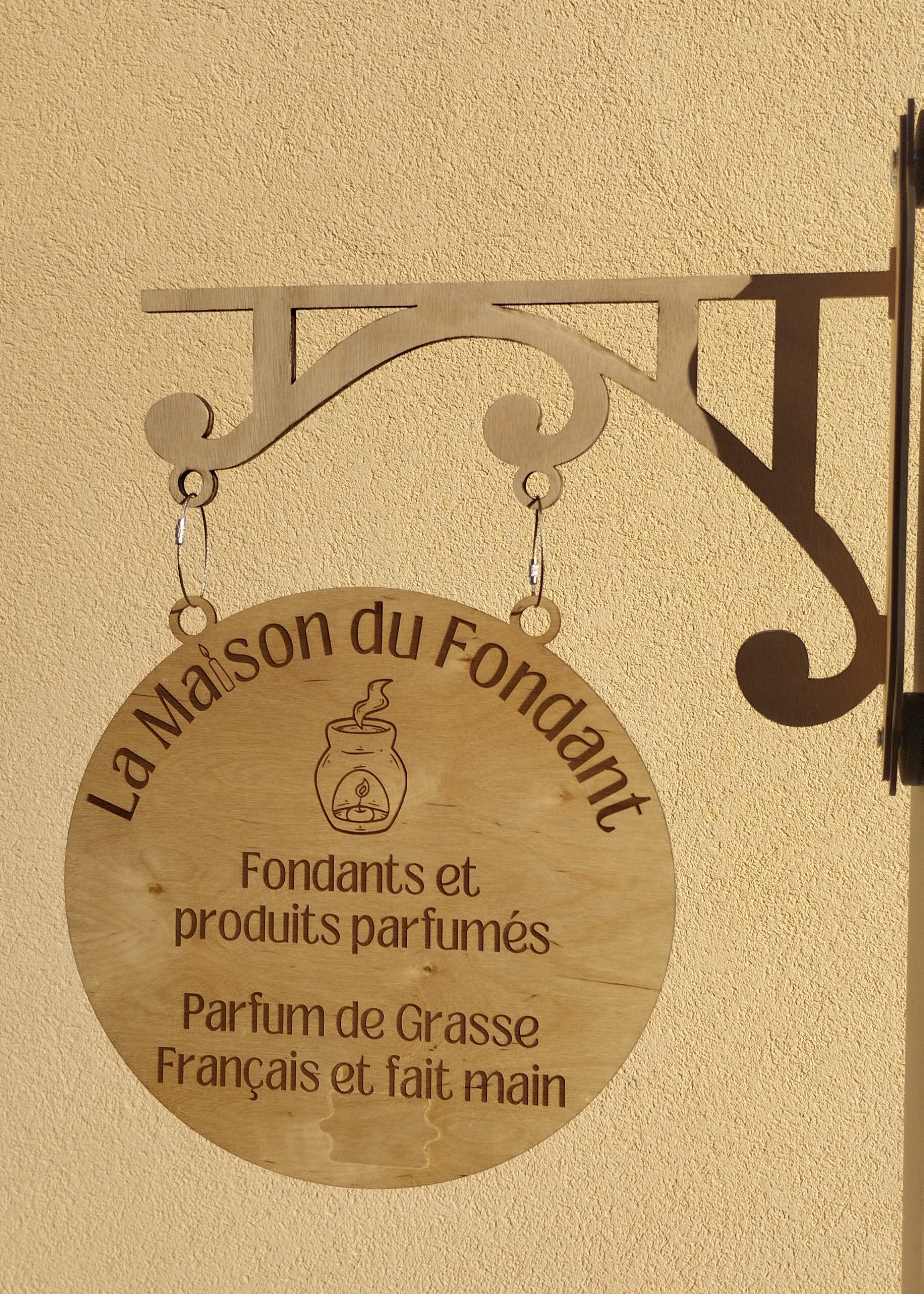 Suspension Pro-Barnum Personnalisée en Bois FSC