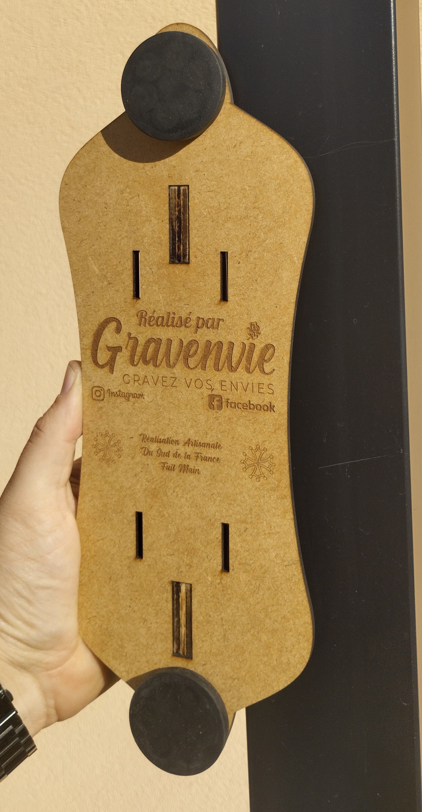 Suspension Pro-Barnum Personnalisée en Bois FSC