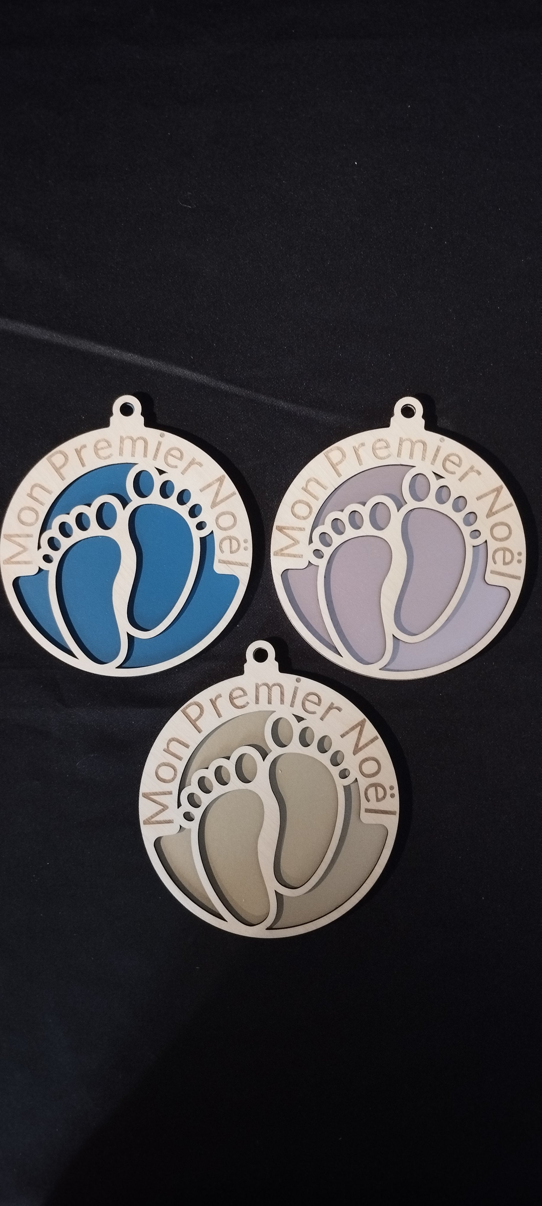 🎄 Boule de Noël “Mon Premier Noël” en bois multicouche – Personnalisable – Gravure artisanale FSC