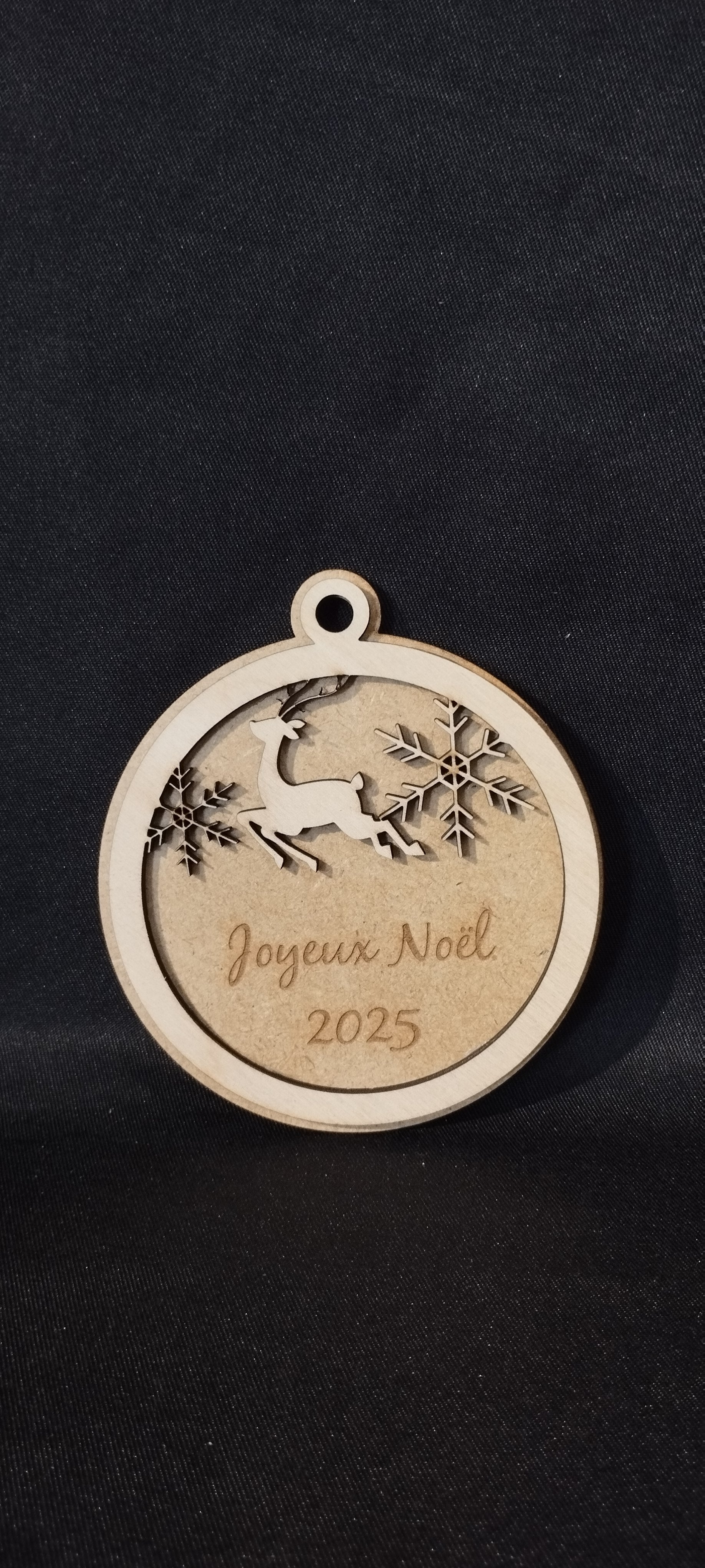 🦌 Boule de Noël Renne &amp; Flocon en bois multicouche – Gravure artisanale FSC