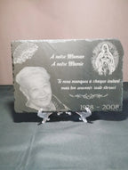 Plaque hommage en ardoise avec portrait et texte personnalisé