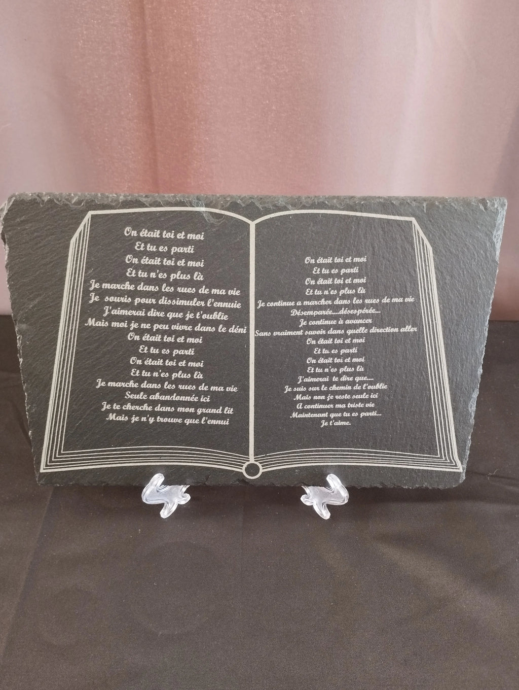 Exemple de plaque funéraire personnalisée en ardoise naturelle