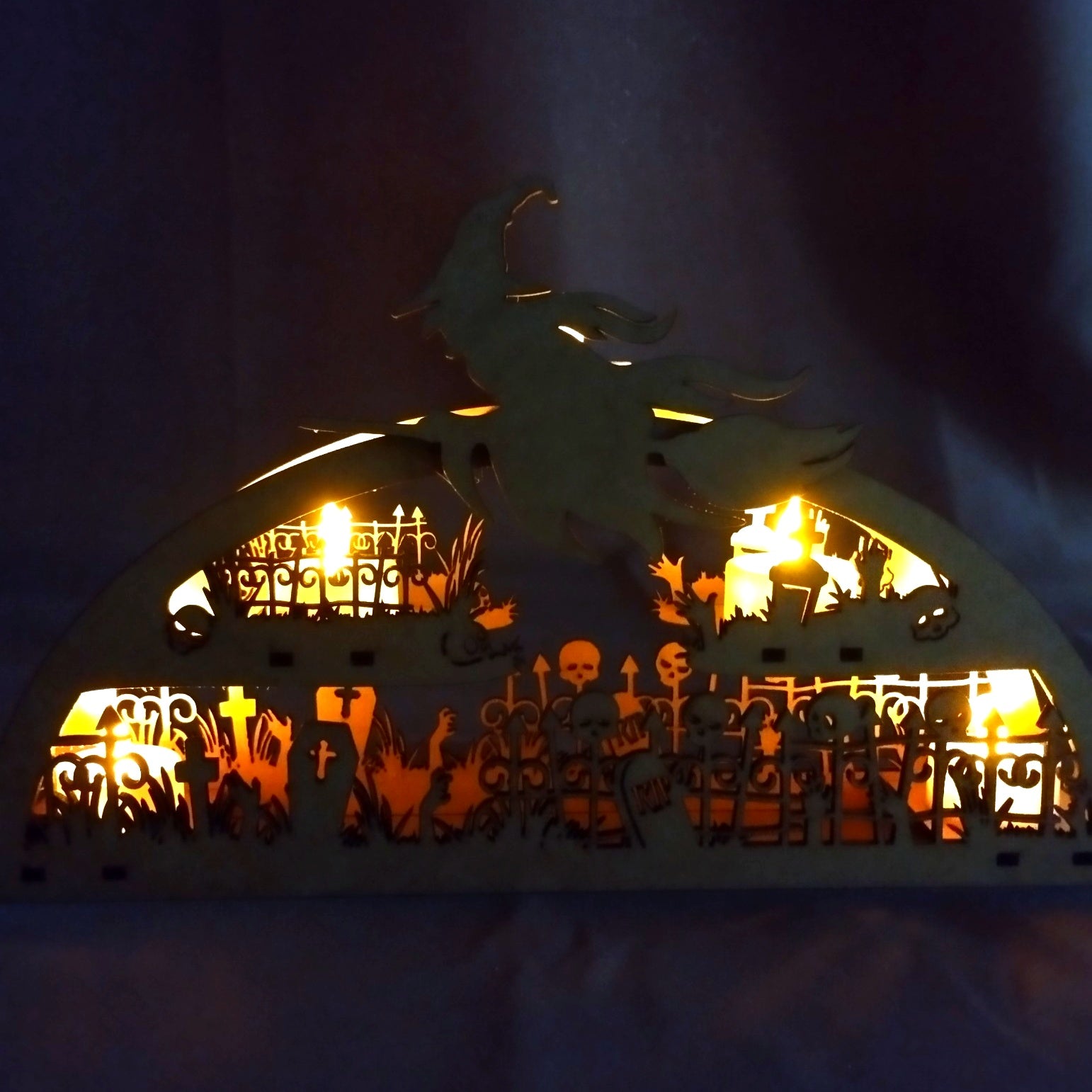 Photophore "Cimetière et Sorcière" en bois MDF 3mm