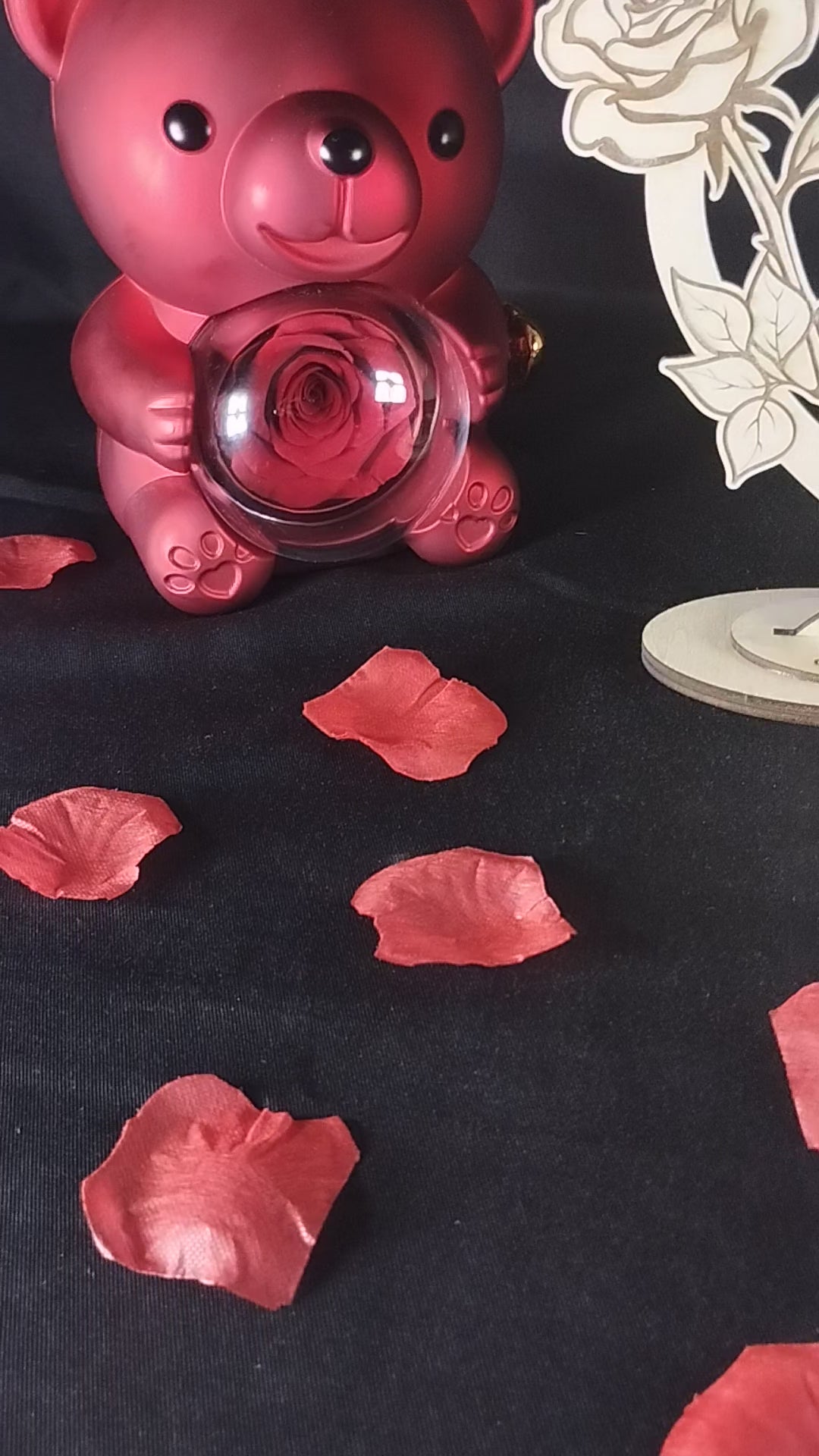 Cœur décoratif en bois personnalisable avec roses – “Je t’aime mon amour”