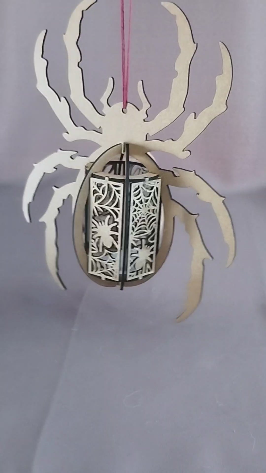 🕷️ Lanterne Araignée d’Halloween – Décoration artisanale effrayante