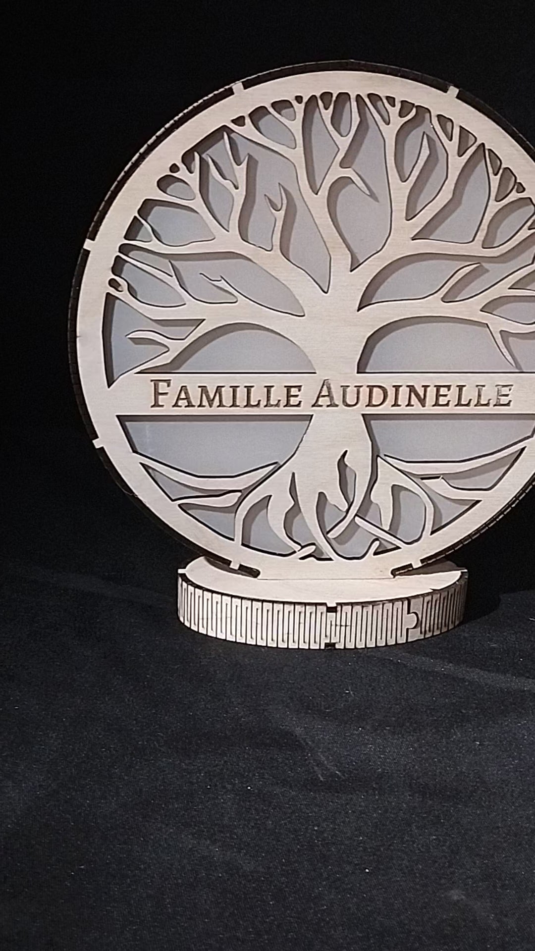 Arbre de vie lumineux personnalisé en bois – Décoration familiale