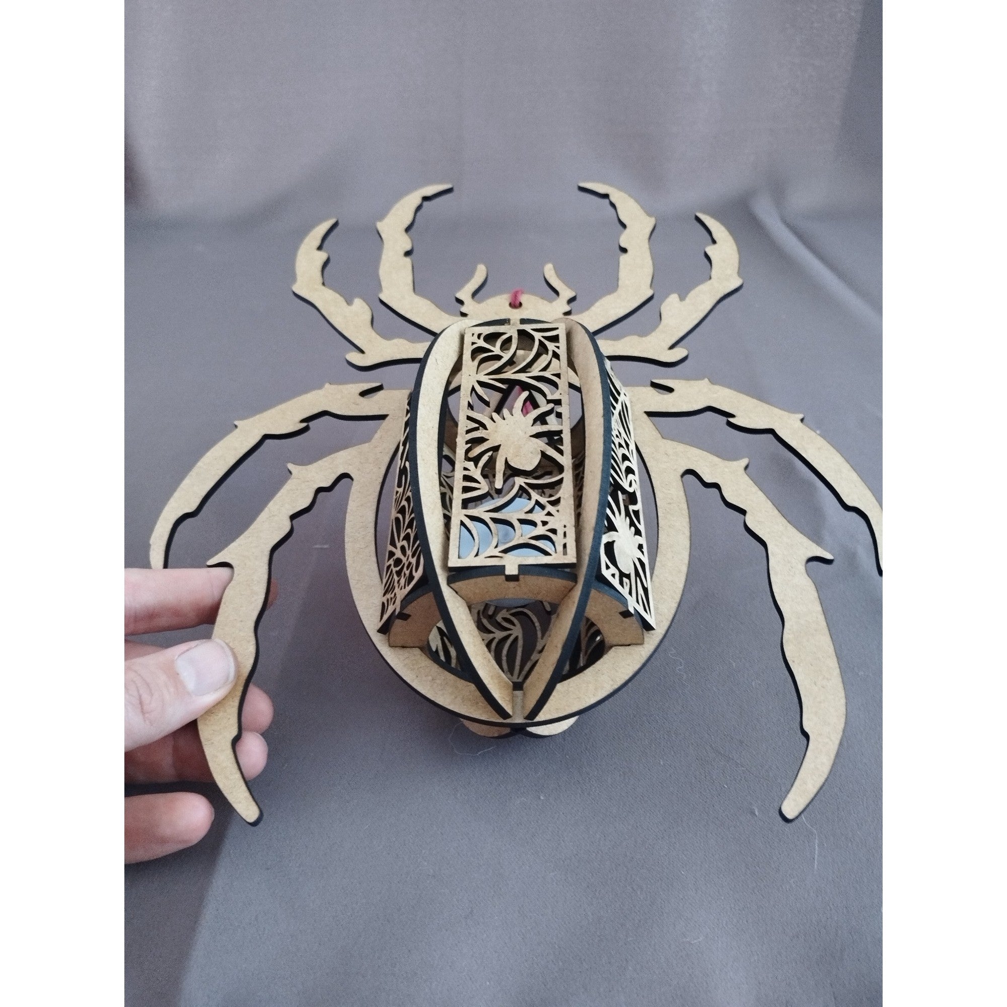 🕷️ Lanterne Araignée d’Halloween – Décoration artisanale effrayante
